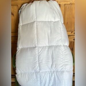 NWOT - Very Nice High Quality Full Size Padded Mattress Pad